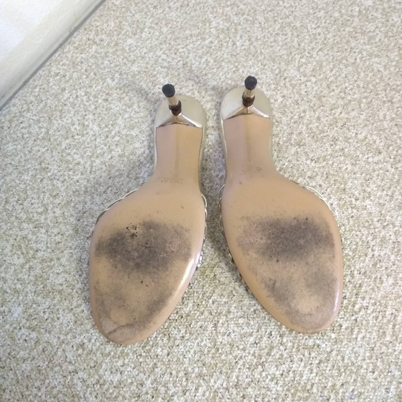 Gucci Metallic Gold Leather Sandals - Picture 5 of 7